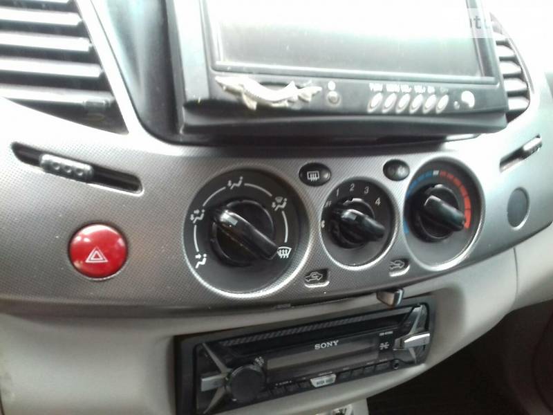 Mitsubishi L200 2008 року