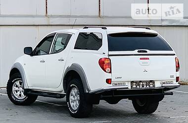 Внедорожник / Кроссовер Mitsubishi L 200 2012 в Одессе