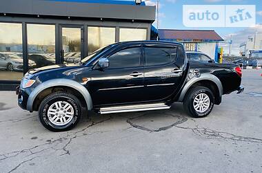 Позашляховик / Кросовер Mitsubishi L 200 2008 в 