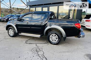 Позашляховик / Кросовер Mitsubishi L 200 2008 в 
