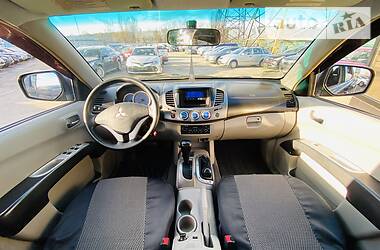 Позашляховик / Кросовер Mitsubishi L 200 2008 в 