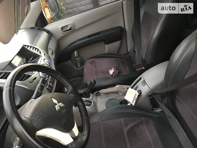 Внедорожник / Кроссовер Mitsubishi L 200 2008 в Великой Александровке
