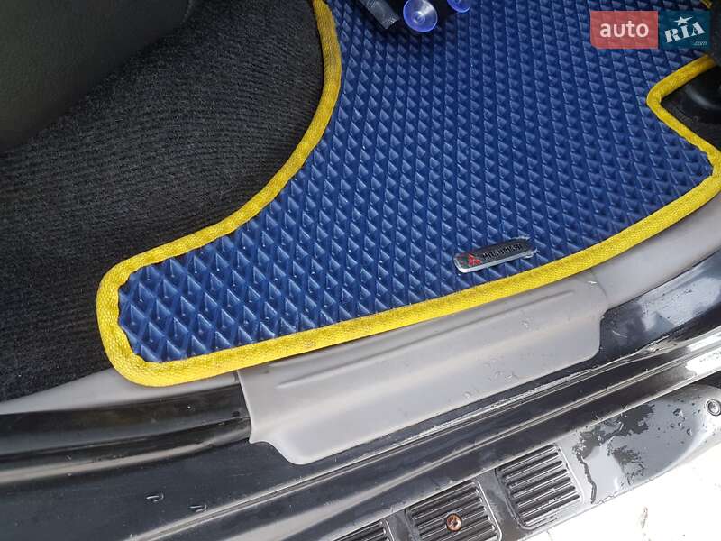 Пикап Mitsubishi L 200 2011 в Киеве