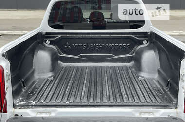 Пікап Mitsubishi L 200 2021 в 