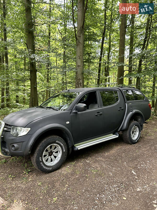Пикап Mitsubishi L 200 2010 в Харькове
