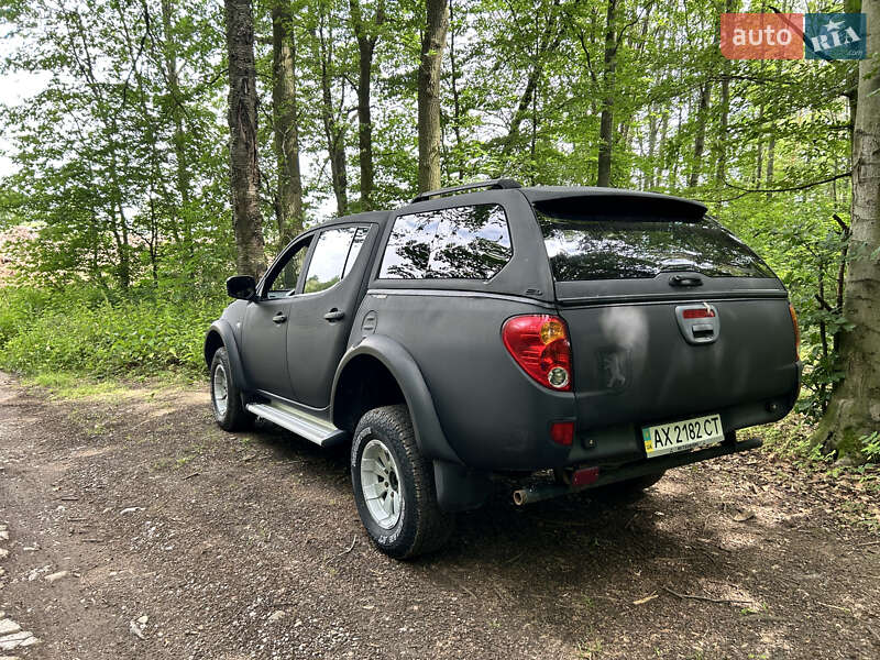 Пикап Mitsubishi L 200 2010 в Харькове