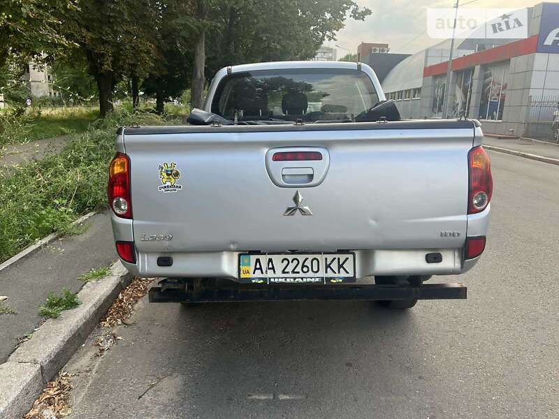 Пикап Mitsubishi L 200 2013 в Киеве