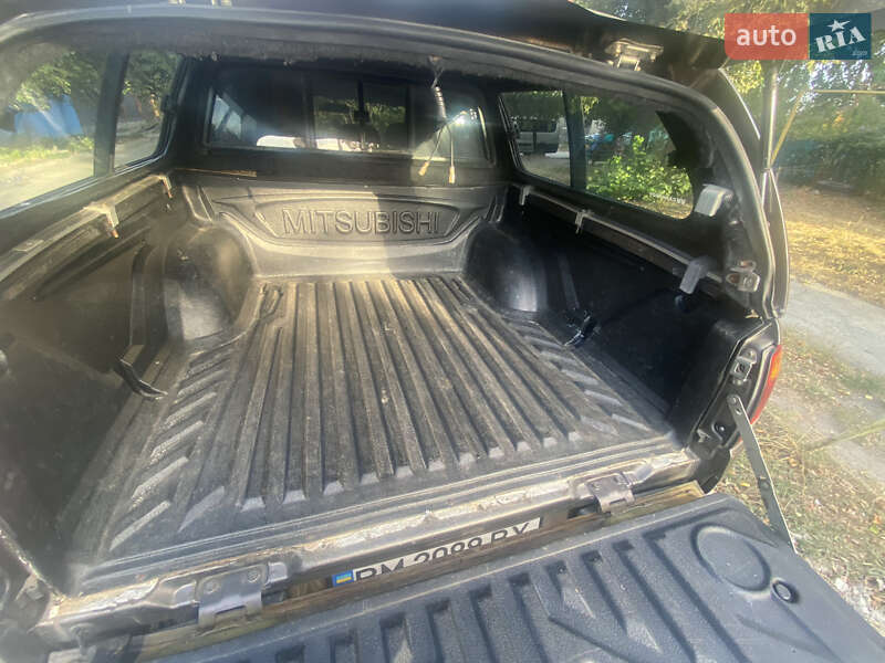 Пікап Mitsubishi L 200 2011 в Сумах