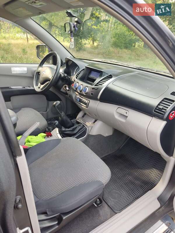 Пикап Mitsubishi L 200 2007 в Киеве