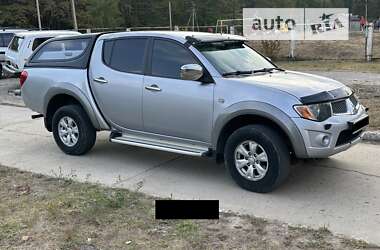 Пікап Mitsubishi L 200 2011 в Чернівцях