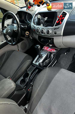 Пикап Mitsubishi L 200 2011 в 