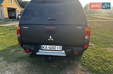 Пикап Mitsubishi L 200 2011 в 