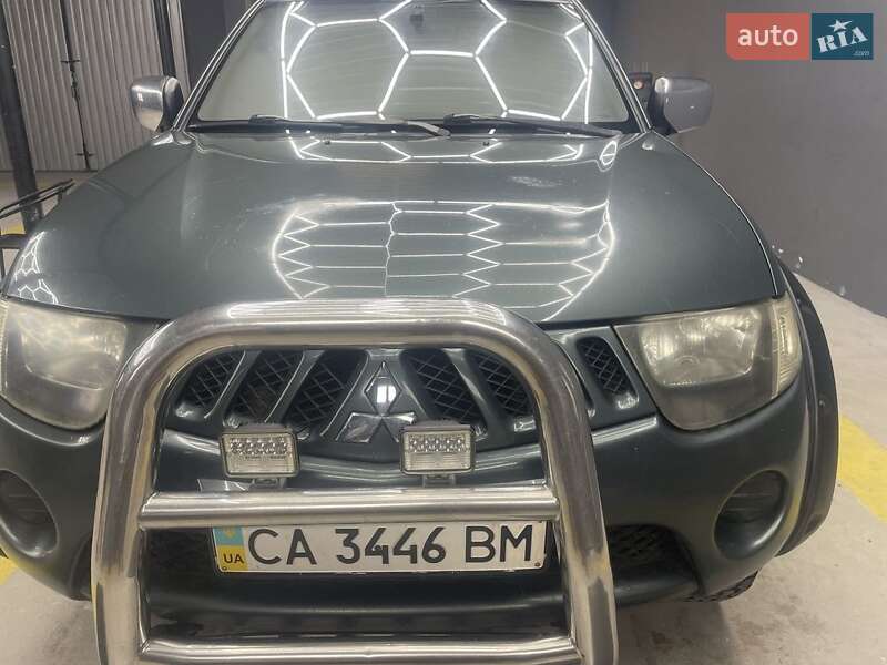 Пікап Mitsubishi L 200 2007 в 