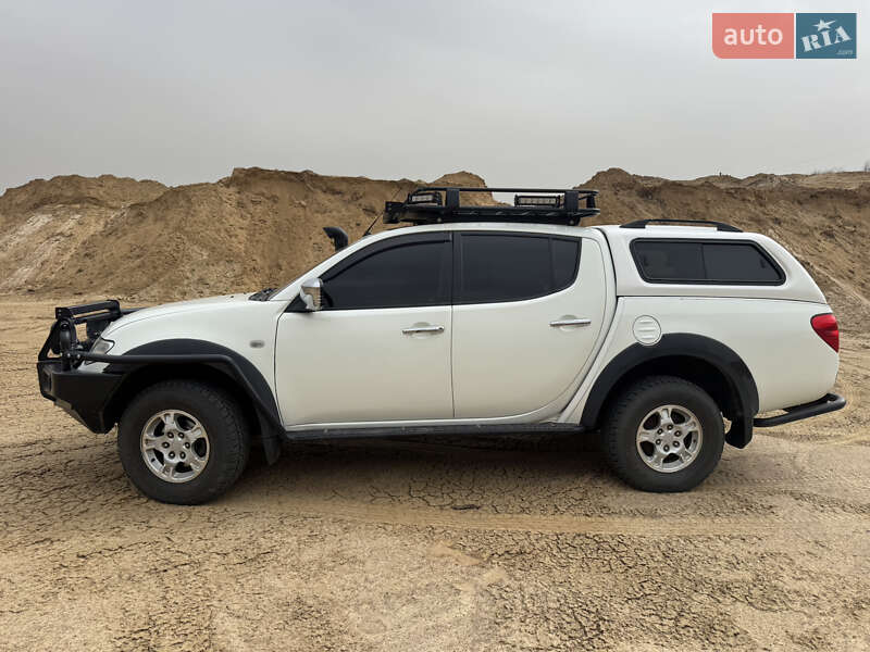 Пикап Mitsubishi L 200 2011 в Вознесенске