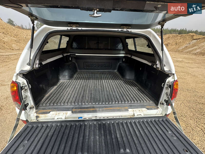 Пикап Mitsubishi L 200 2011 в Вознесенске