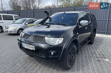 Пікап Mitsubishi L 200 2011 в 