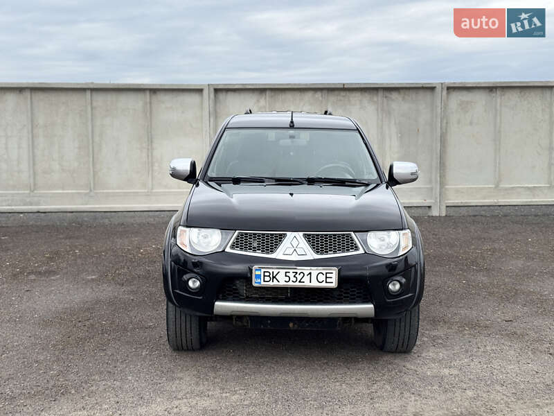 Mitsubishi L 200 2013