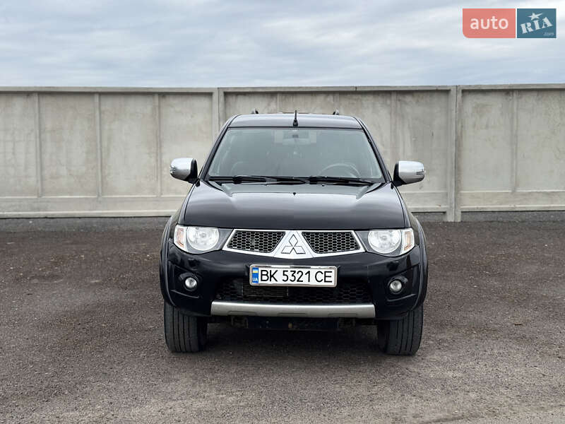 Пикап Mitsubishi L 200 2013 в Сарнах