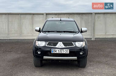 Пикап Mitsubishi L 200 2013 в 