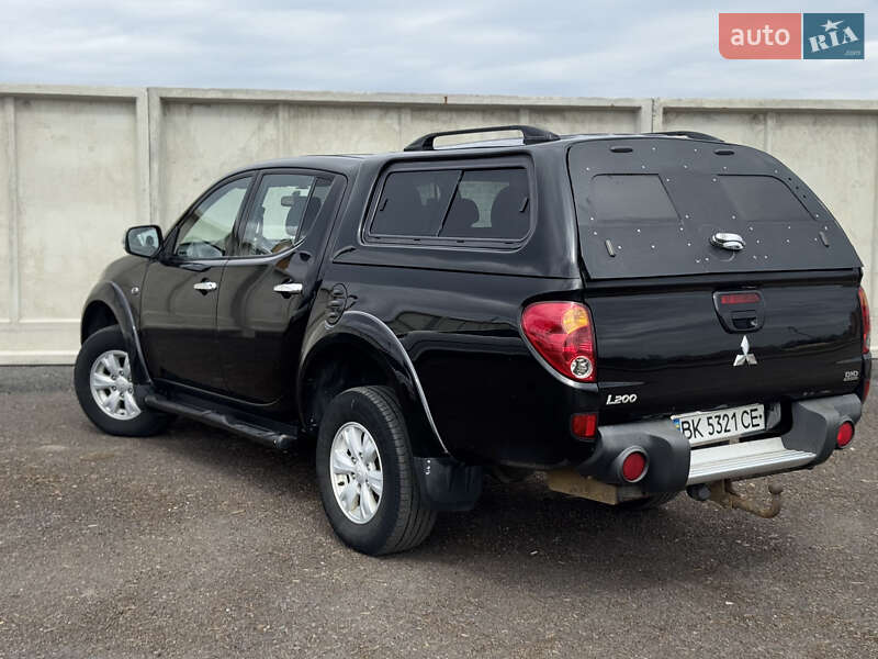 Пикап Mitsubishi L 200 2013 в Сарнах