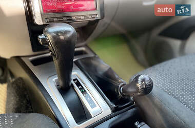 Пікап Mitsubishi L 200 2012 в 