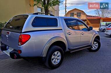 Пикап Mitsubishi L 200 2011 в 