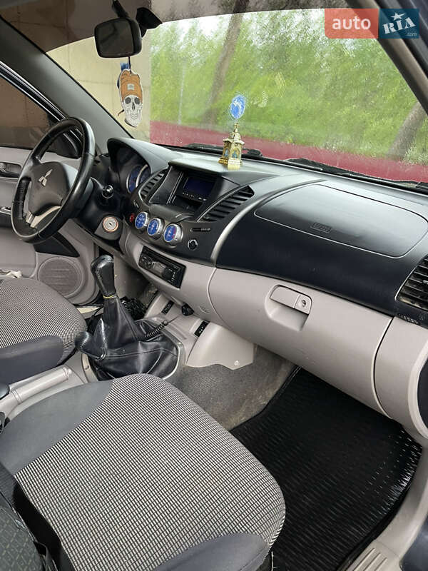 Пикап Mitsubishi L 200 2008 в Ивано-Франковске фото 10 Пикап Mitsubishi L 200 2008 в Ивано-Франковске