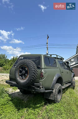 Пикап Mitsubishi L 200 2012 в 