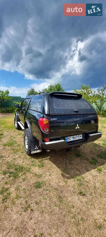 Пикап Mitsubishi L 200 2007 в Новояворовске
