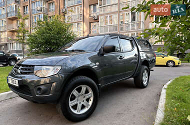 Пикап Mitsubishi L 200 2013 в Киеве