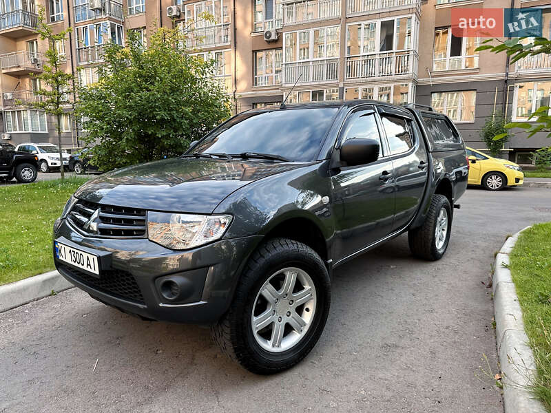 Пикап Mitsubishi L 200 2013 в Киеве
