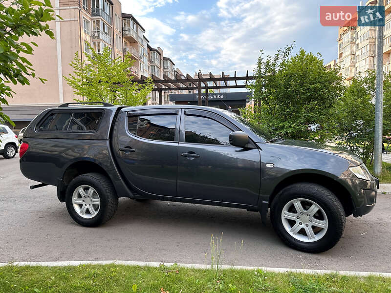 Пикап Mitsubishi L 200 2013 в Киеве