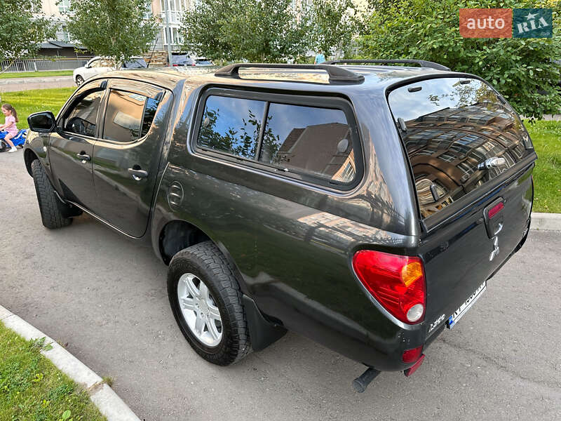 Пикап Mitsubishi L 200 2013 в Киеве
