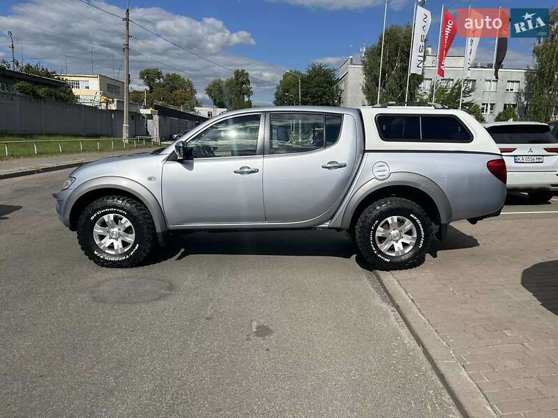 Пикап Mitsubishi L 200 2012 в 