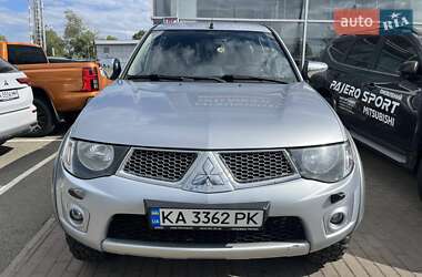 Пикап Mitsubishi L 200 2012 в 