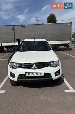Пикап Mitsubishi L 200 2012 в 