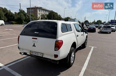 Пикап Mitsubishi L 200 2012 в 