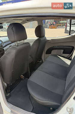 Пикап Mitsubishi L 200 2012 в 
