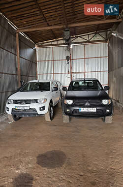 Пикап Mitsubishi L 200 2012 в 