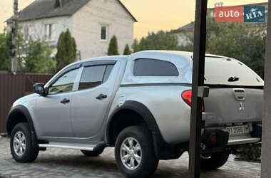 Пикап Mitsubishi L 200 2011 в 