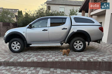 Пикап Mitsubishi L 200 2011 в 