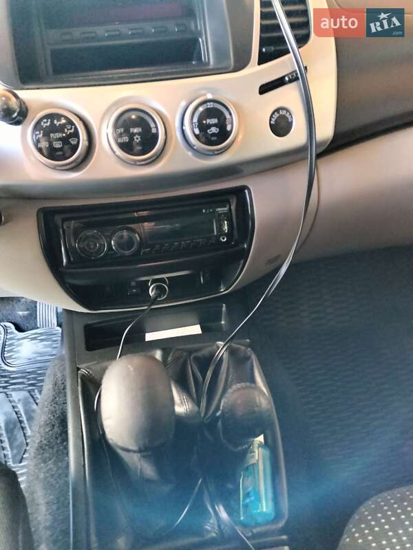 Пикап Mitsubishi L 200 2012 в Дружковке