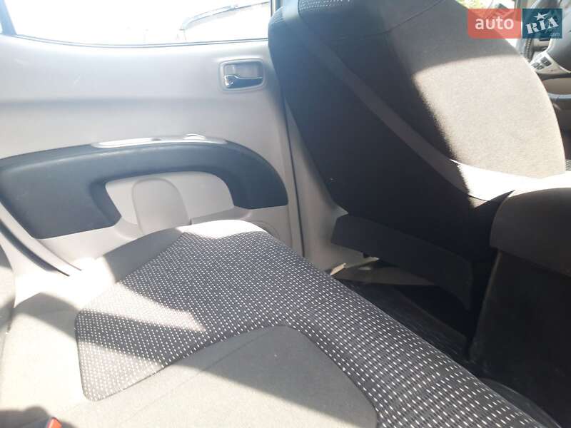Пикап Mitsubishi L 200 2011 в Сарате