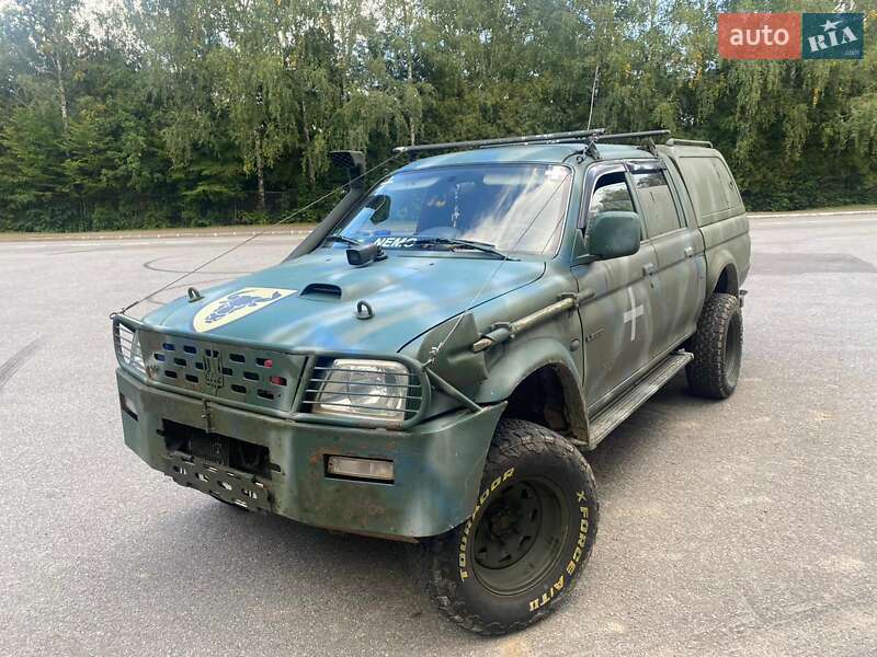 Mitsubishi L 200 2005