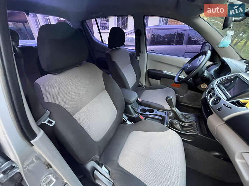 Пикап Mitsubishi L 200 2011 в Шептицькому