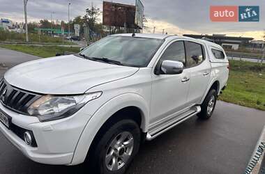 Пікап Mitsubishi L 200 2017 в  Пікап Mitsubishi L 200 2017 в