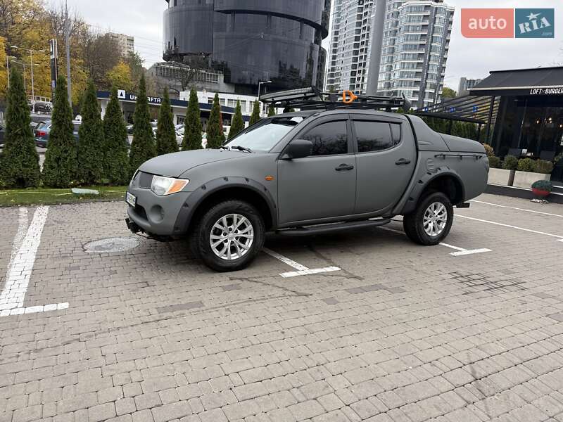 Пикап Mitsubishi L 200 2007 в Киеве фото 5 Пикап Mitsubishi L 200 2007 в Киеве