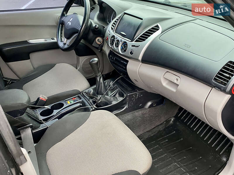 Пикап Mitsubishi L 200 2007 в Киеве фото 9 Пикап Mitsubishi L 200 2007 в Киеве