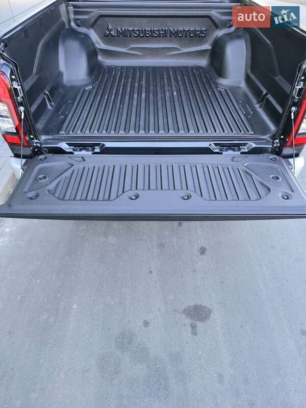 Пікап Mitsubishi L 200 2024 в Олександрії фото 47 Пікап Mitsubishi L 200 2024 в Олександрії