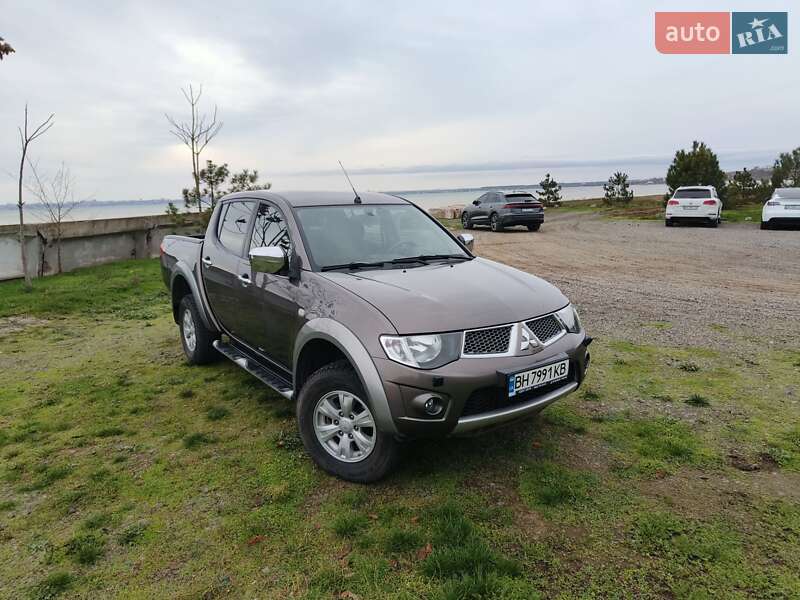 Пикап Mitsubishi L 200 2012 в Одессе фото 3 Пикап Mitsubishi L 200 2012 в Одессе